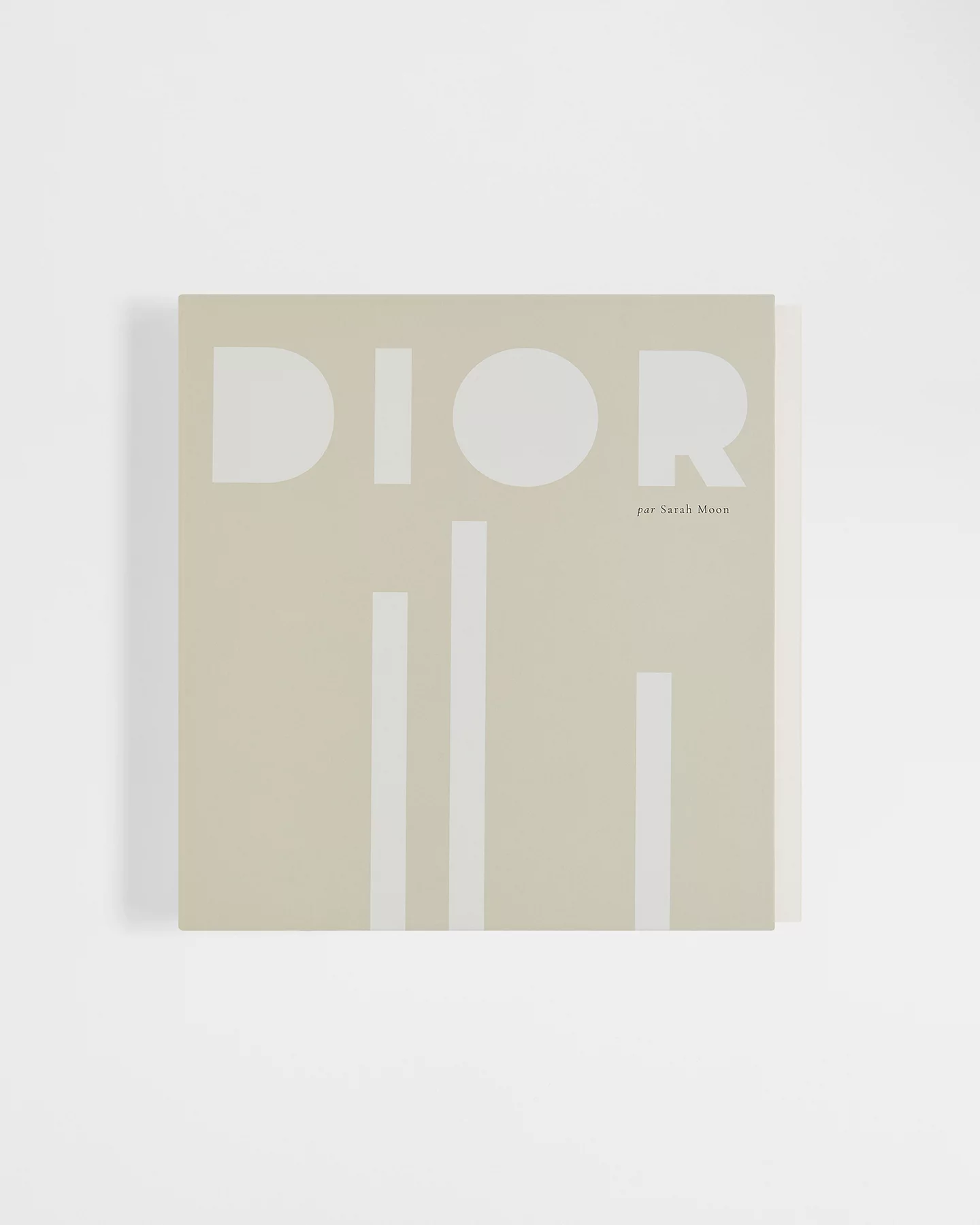 Book: Dior par Sarah Moon