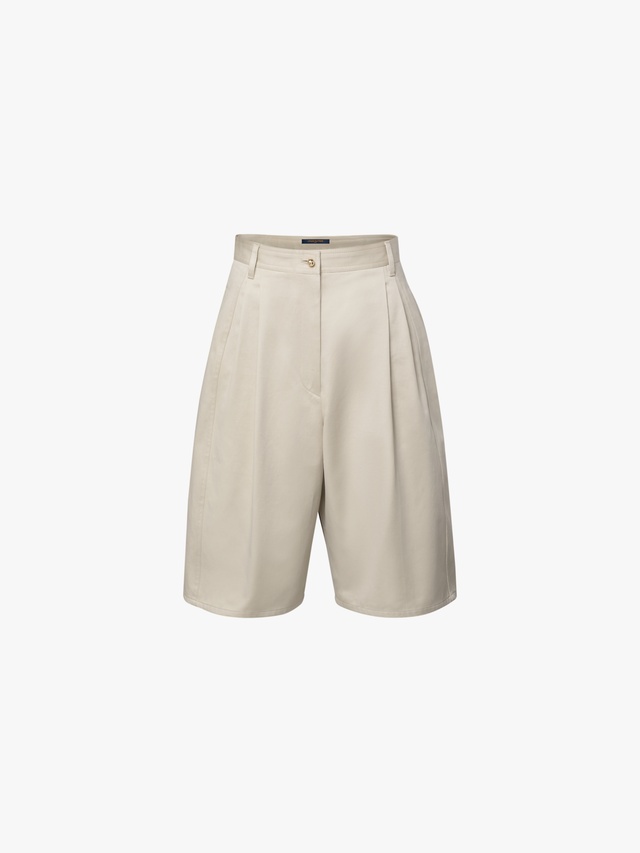 Dressy Bermuda shorts with pleats