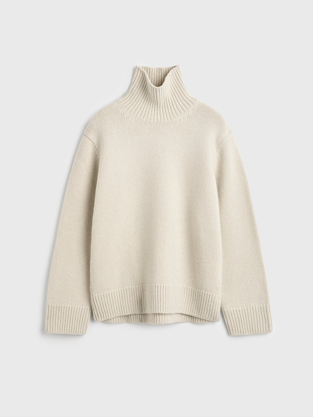 Oversized lambswool turtleneck almond